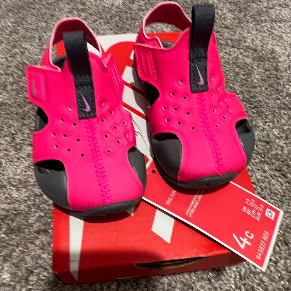 Nike baby girl sandals/ water shoes
